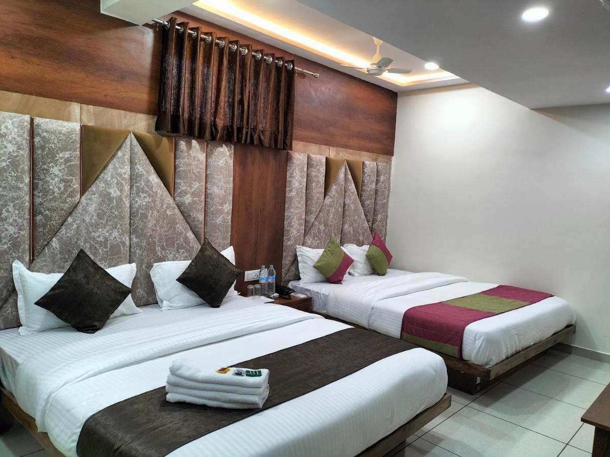 Divya Palace 3*