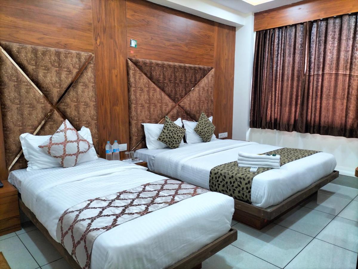 Divya Palace Hotel 3*